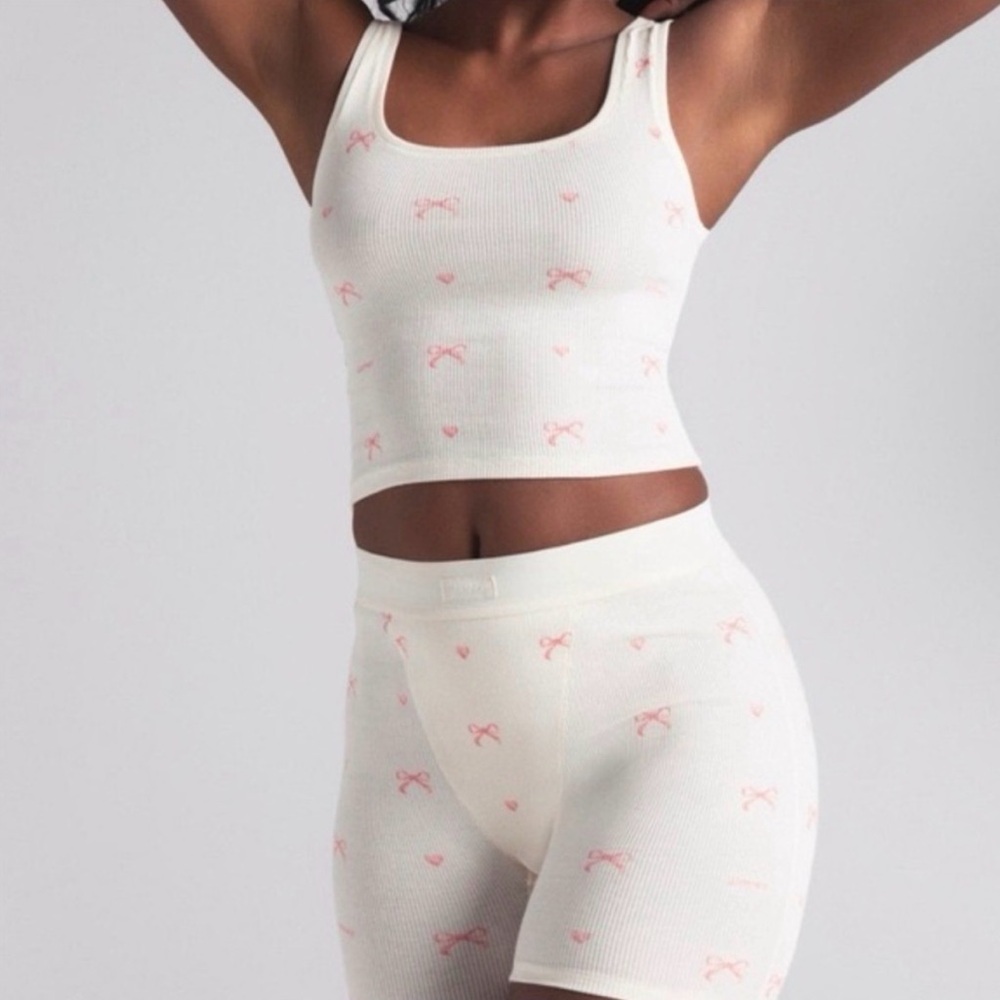 SKIMS COTTON RIBBED BOXER (women’s) Bow print - size large - new w/o tags RARE